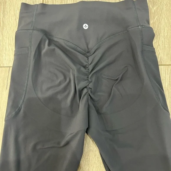 HALARA Ultrasculpt SoCinched Leggings - Picture 6 of 10